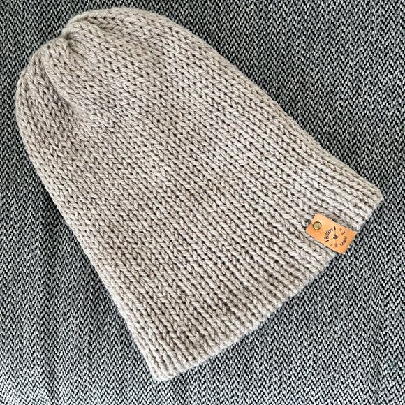 Adult Winter Reversa | Oatmeal Knit Slouchy Hat | Removable Pompom - Picture 1 of 7